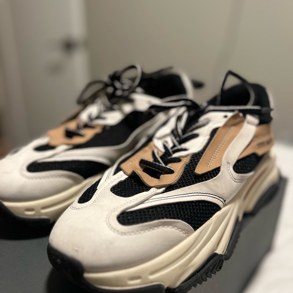 Steve Madden Black and White Sneakers - Picture 5 of 7